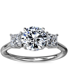 铂金三石公主方形钻石订婚戒指（1/3 克拉总重量）